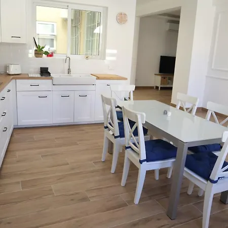 Wardija Maisonette * Qala